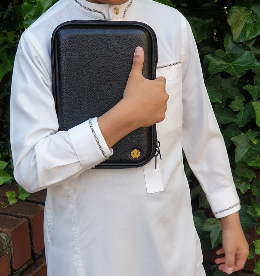 Mus'haf Ltd - Black With Black Trim - Stylish Case - Zip Fastening