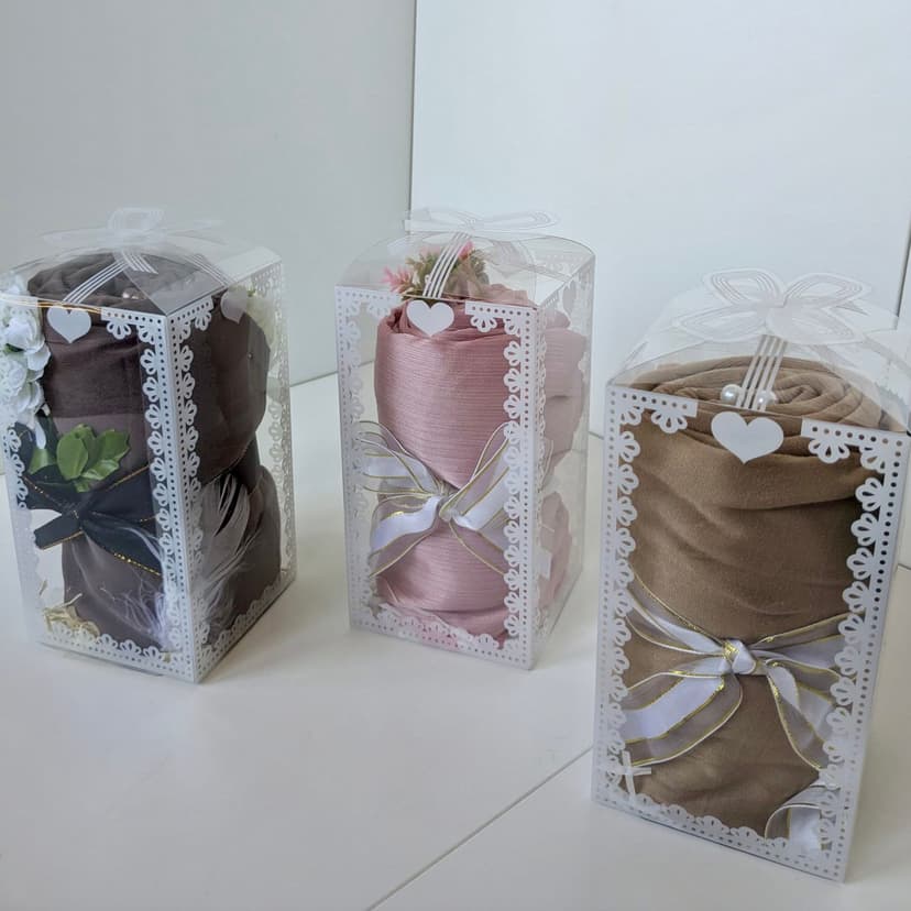 ​Single Hijab Gift Box – Customisable Hijab | Wedding Favour, Madrasah or Student Gift | New Muslim Welcome Pack | Islamic Revert Gift | Islamic Gift For Her